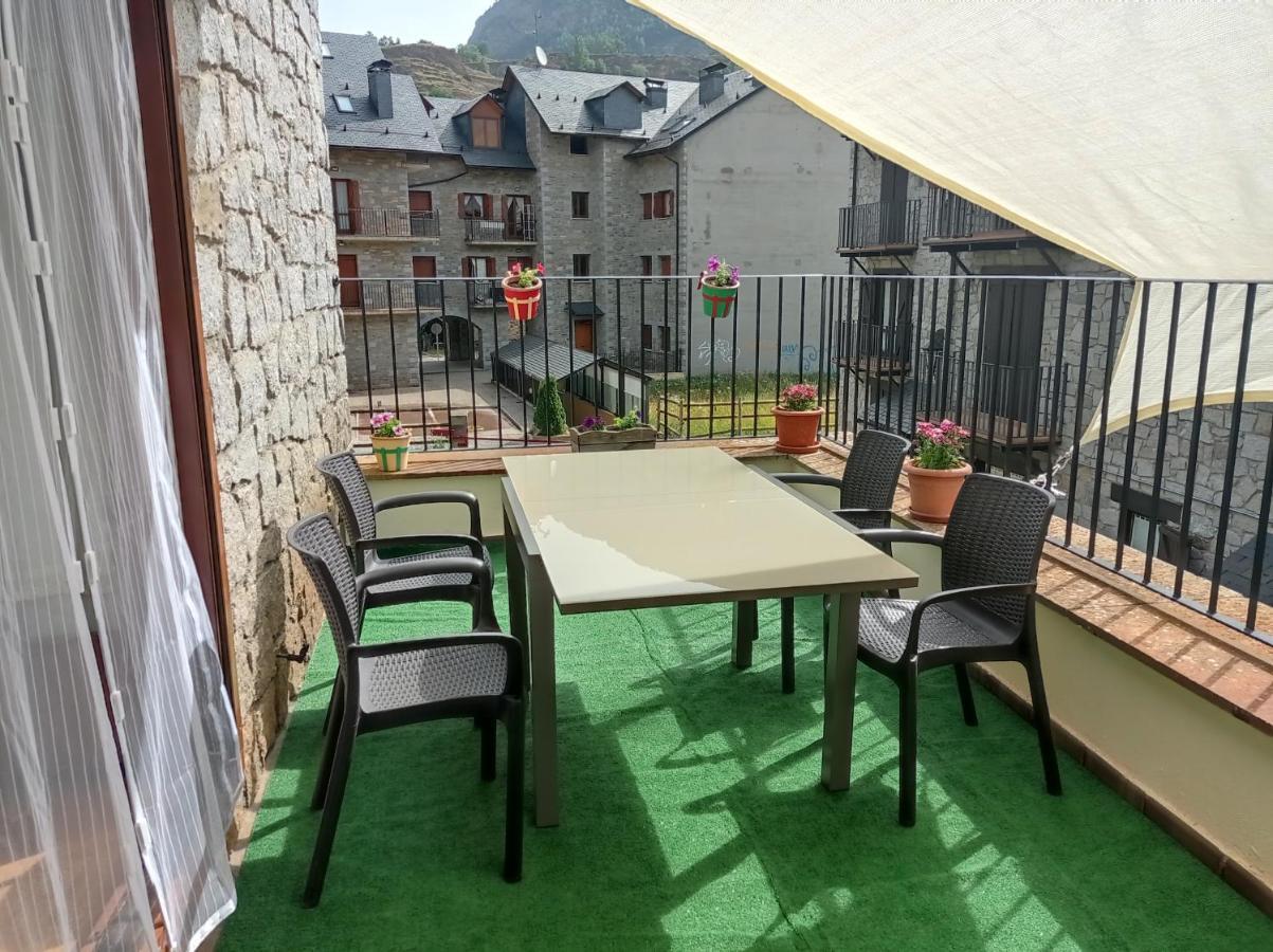 Vivienda Benasque Ibonet Apartment Ngoại thất bức ảnh